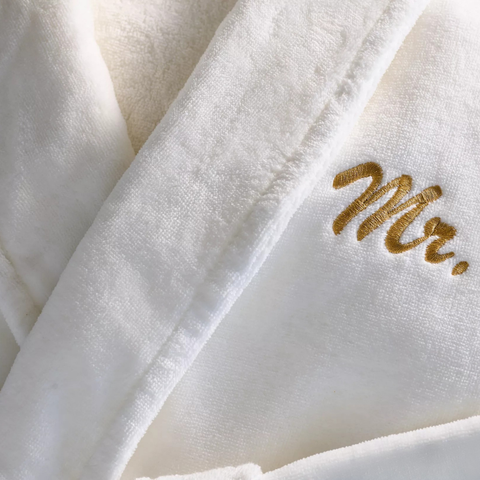 Mr Nakışlı Ultra Soft %100 Pamuk Erkek Bornoz Beyaz