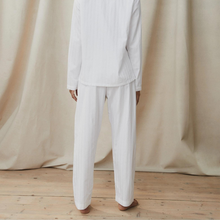 Görseli Galeri görüntüleyiciye yükleyin, Melinda Pamuk Saten Pijama Takımı Beyaz
