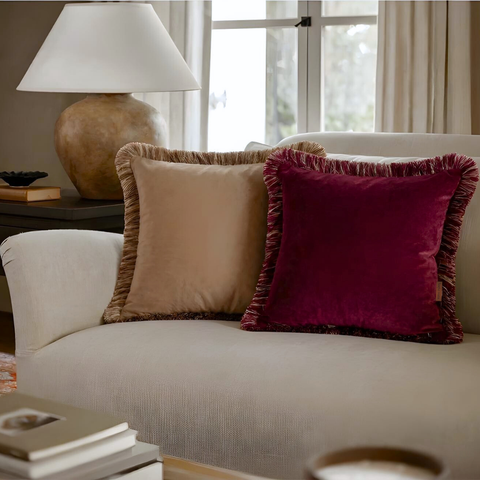 Camel Kenar Detaylı Kadife Kırlent 45x45 cm