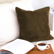 Görseli Galeri görüntüleyiciye yükleyin, Teddy Ultra Soft Kırlent Kılıfı 45x45 cm Haki
