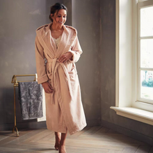 Görseli Galeri görüntüleyiciye yükleyin, Ultra Soft %100 Pamuk Unisex Bornoz Pudra
