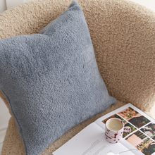 Görseli Galeri görüntüleyiciye yükleyin, Teddy Ultra Soft Kırlent Kılıfı 45x45 cm Mavi
